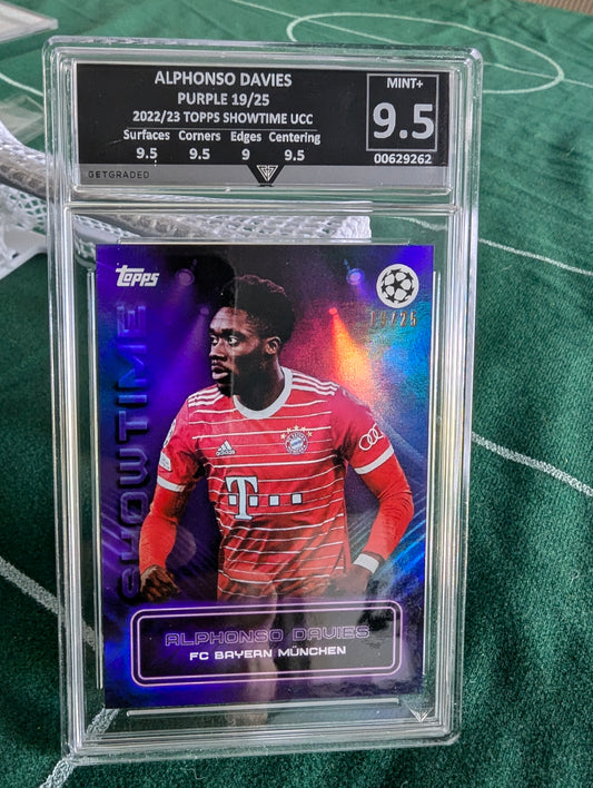 2022-23 Topps Showtime Ucc Alphonso Davies /25 Mint+ 9.5